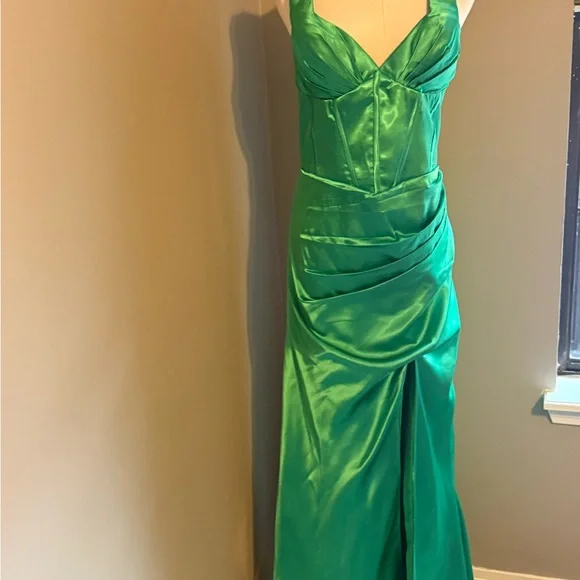 Emerald Green Satin Corset Prom Dress – Ruched & Slit - Picture 8 of 8